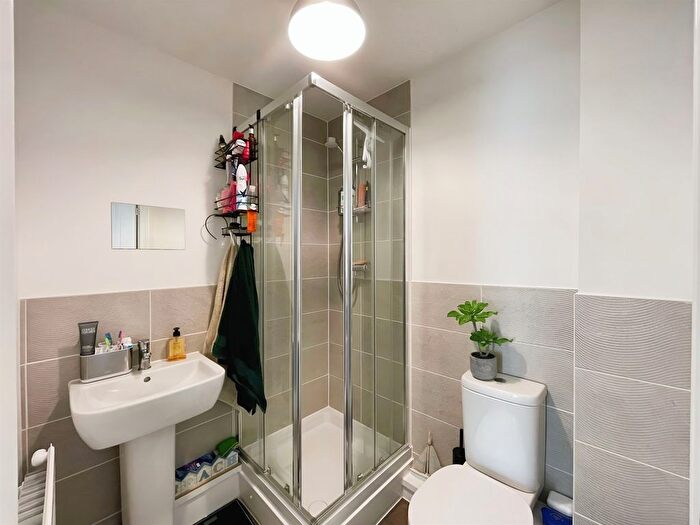 1 Bedroom Flat For Sale In Ffordd Y Dociau, Barry, CF62