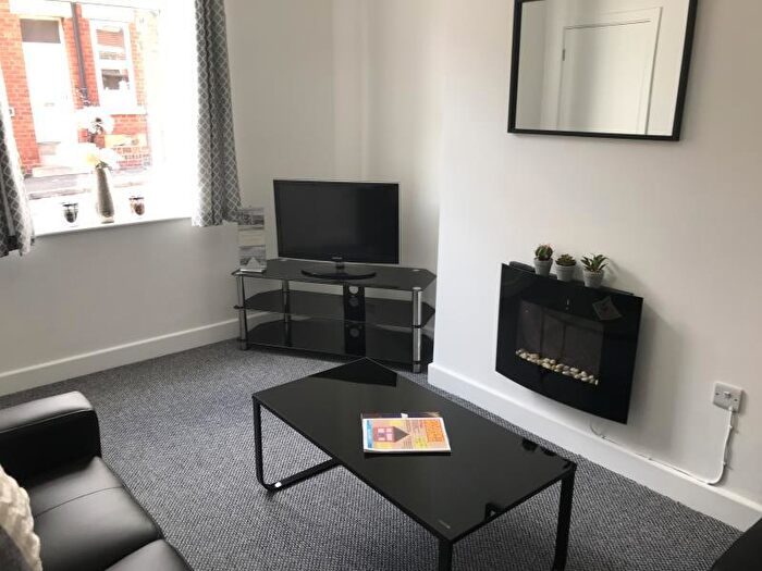 2 Bedroom Terraced House To Rent In Kelsall Avenue, LS6