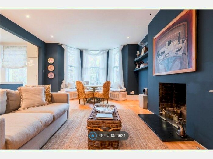 2 Bedroom Flat To Rent In Kensington, London, W14
