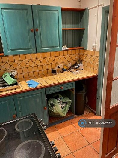 2 Bedroom Flat To Rent In Bishopsmead Parade, East Horsley, Leatherhead, KT24