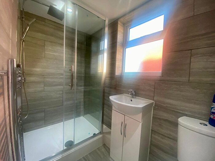 1 Bedroom Flat To Rent In Walton Avenue, Cheam, Sutton, SM3