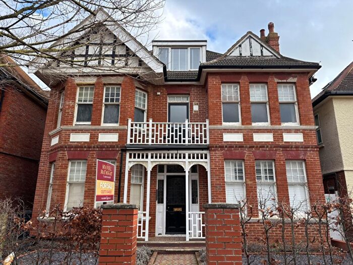 2 Bedroom Flat For Sale In Vallance Gardens, Hove, BN3