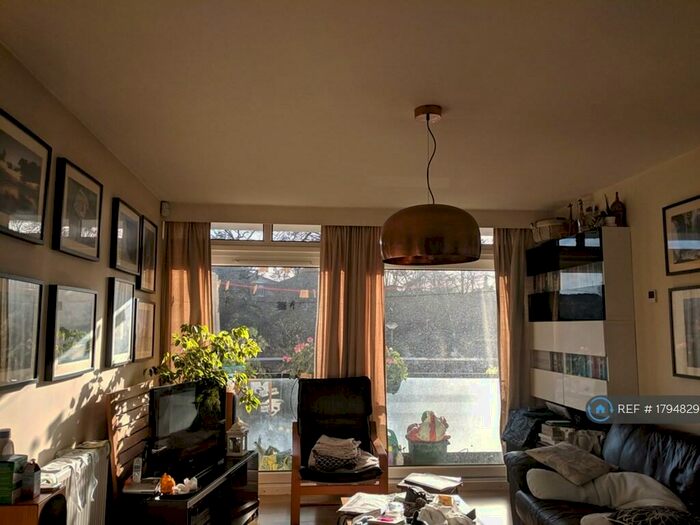 2 Bedroom Flat To Rent In Pangbourne House, London, N7