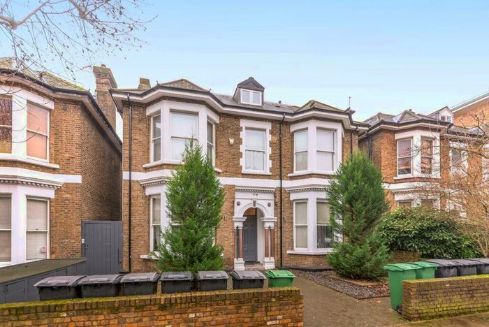 Studio To Rent In Woodchurch Road, South Hampstead, London, NW6