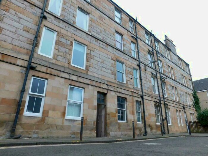 1 Bedroom Flat To Rent In , Lorne Square, Edinburgh, EH6