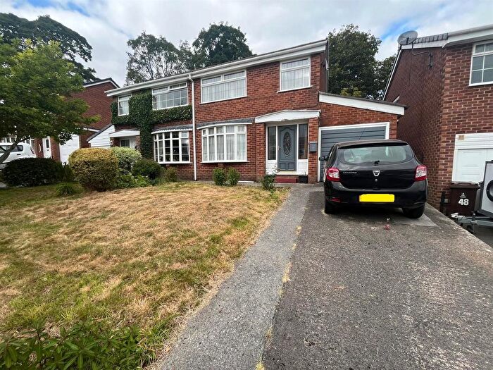 3 Bedroom Semi-Detached House For Sale In The Boulevard, Hollingworth, Hyde, SK14