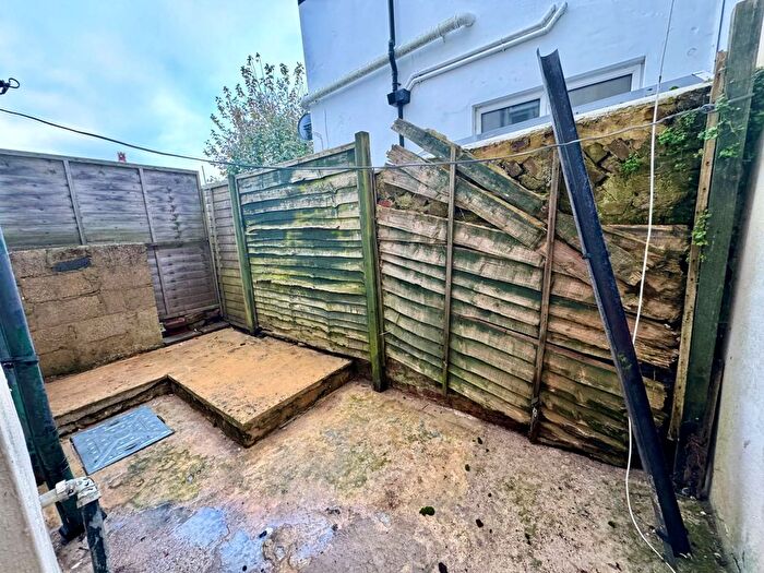 1 Bedroom Flat For Sale In Elphick Road, Newhaven, BN9