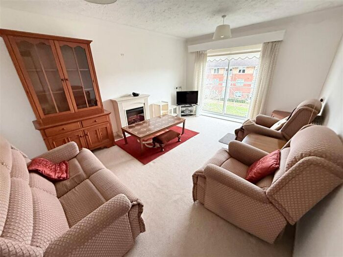 2 Bedroom Flat For Sale In Stratton Drive, St. Helens, WA9