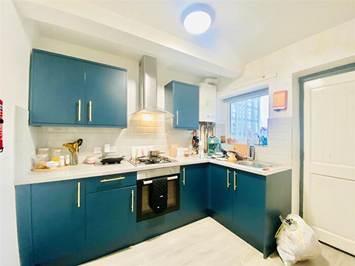 3 Bedroom Apartment To Rent In Trent Bridge Buildings, Nottingham, NG2