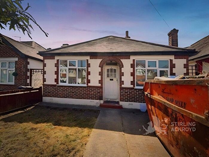 2 Bedroom Bungalow To Rent In Parkfield Road, Feltham, TW13