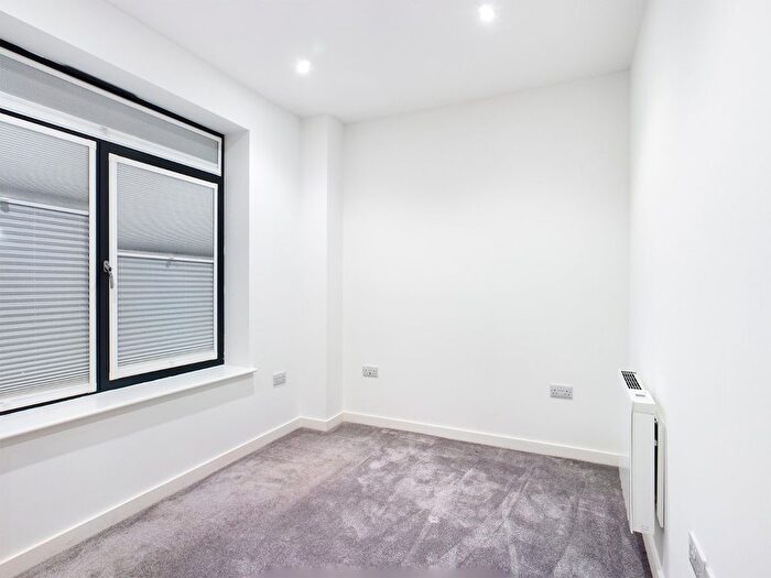 1 Bedroom Flat To Rent In Prestige House, - High Street, Egham, Surrey, TW20