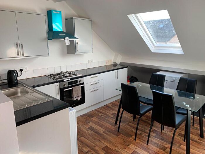 3 Bedroom Flat To Rent In Hartington Road, Liverpool, L8