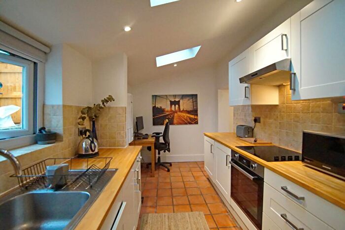 1 Bedroom Flat To Rent In North Street, Southville, Bristol, BS3