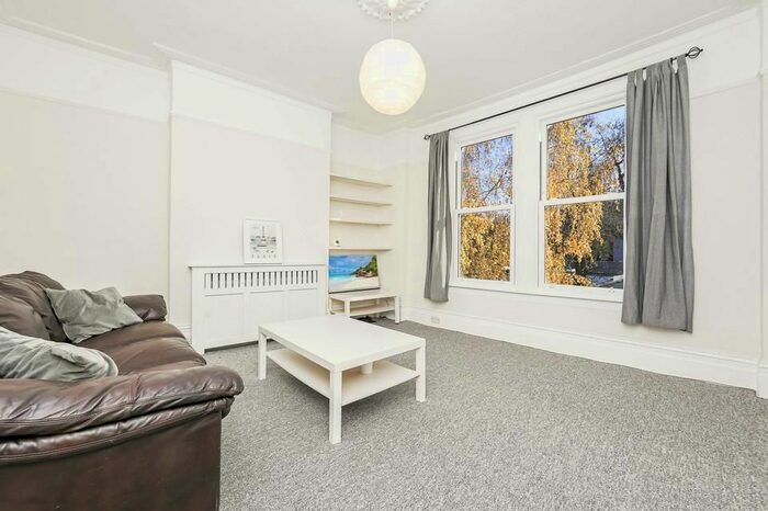 2 Bedroom Flat To Rent In Alexandra Drive, London, SE19