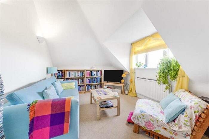 1 Bedroom Flat For Sale In Dartmouth Road, NW2