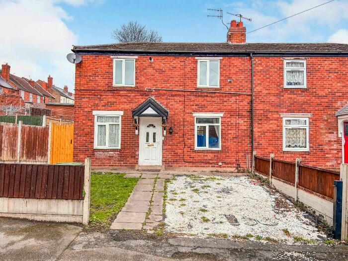 3 Bedroom Semi-Detached House To Rent In White City Road, Brierley Hill, DY5