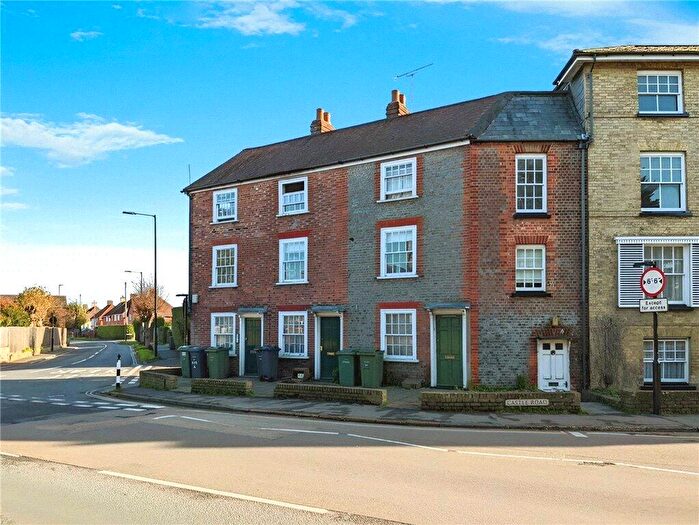 1 Bedroom Flat To Rent In Carisbrooke Road, PO30