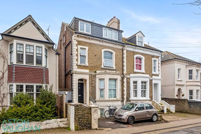 Studio To Rent In Grafton Road, Worthing, BN11