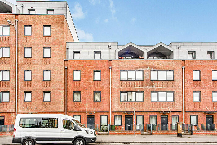2 Bedroom Apartment For Sale In Vauxhall Place, Dartford, DA1