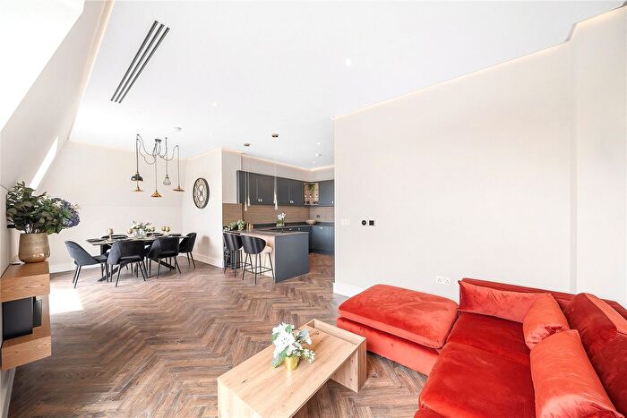 2 Bedroom Flat For Sale In King Street, London, W6