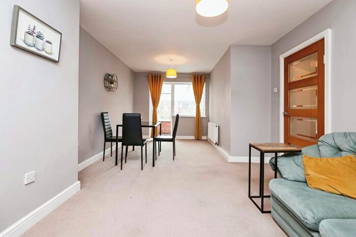 2 Bedroom End Of Terrace House For Sale In Stonehouse Lane, Quinton, Birmingham, B32