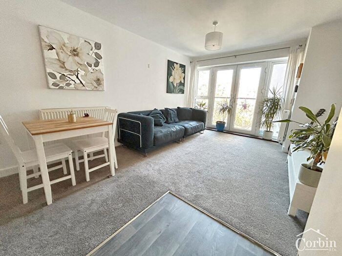 2 Bedroom Apartment To Rent In Sea Road, Bournemouth, BH5
