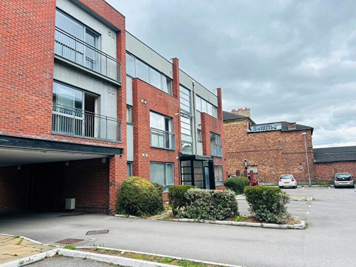 2 Bedroom Flat To Rent In Carlett View, L19