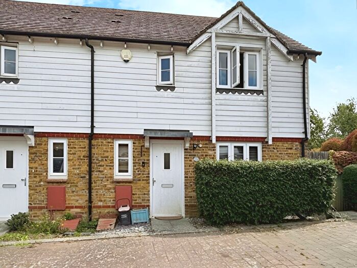 4 Bedroom End Terrace House For Sale In Green Fields Lane, Ashford, TN23