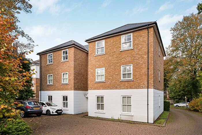 2 Bedroom Flat To Rent In North Road, Hertford, SG14