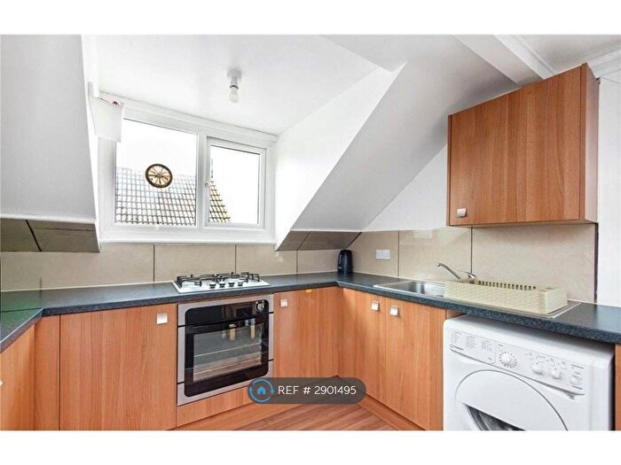 1 Bedroom Maisonette To Rent In Station Road, London, N3
