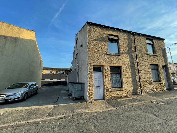 1 Bedroom Property To Rent In Keighley, West Yorkshire, BD21