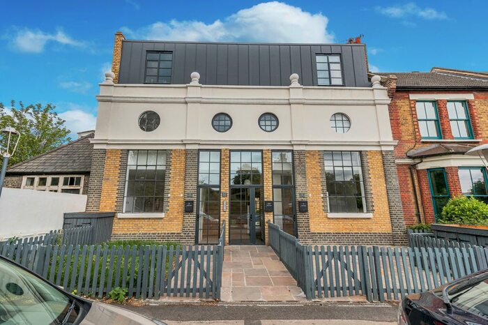 1 Bedroom Flat To Rent In Church Path, London, E11