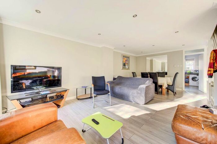 3 Bedroom Property To Rent In Abinger Mews, Maida Vale, London, W9
