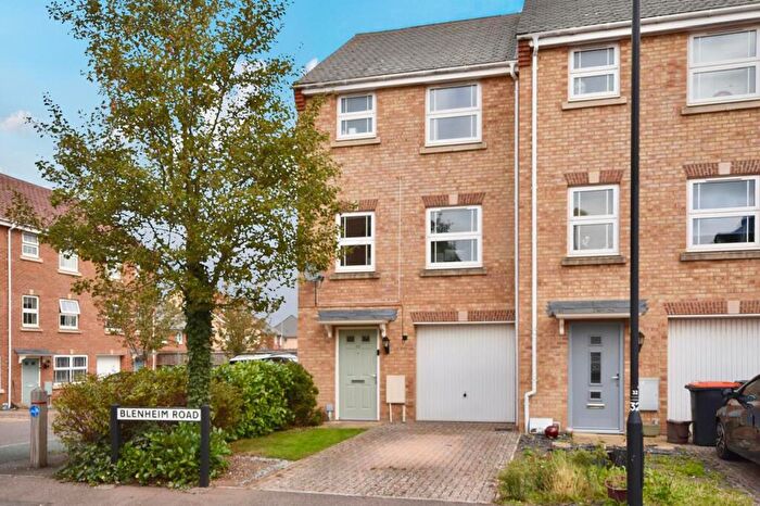 4 Bedroom Town House For Sale In Blenheim Road, Leighton Buzzard, LU7