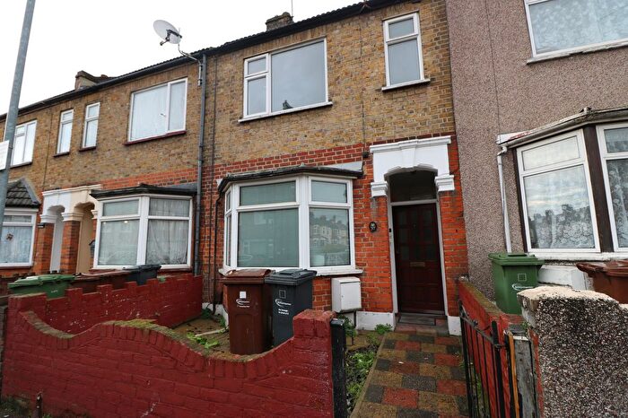 3 Bedroom Terraced House To Rent In St. Awdrys Road, Barking, Essex, IG11