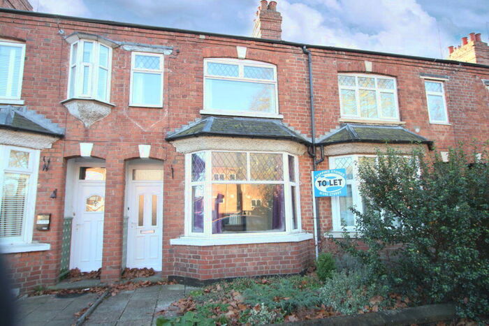 3 Bedroom Terraced House To Rent In Warwick Road, Banbury, Oxon, OX16
