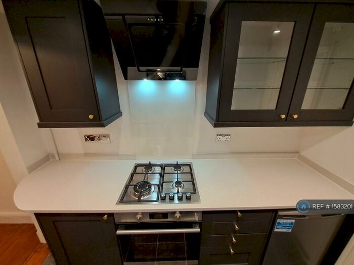 2 Bedroom Terraced House To Rent In Queens Rd, Reading, RG4