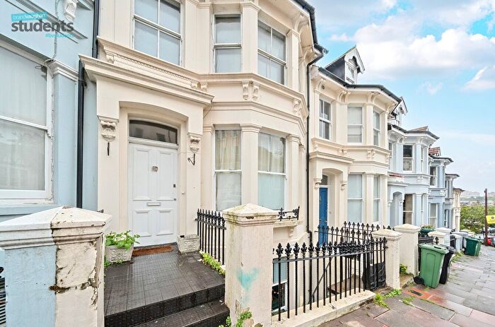 3 Bedroom Flat To Rent In Roundhill Crescent, Brighton, BN2