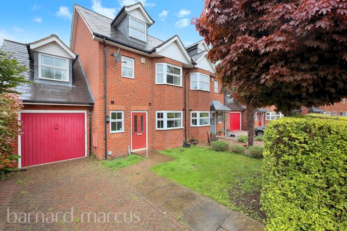 4 Bedroom Property To Rent In Horton Crescent, Epsom, KT19