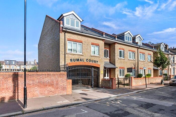 2 Bedroom Flat To Rent In Sumal Court, Ashville Road, E11