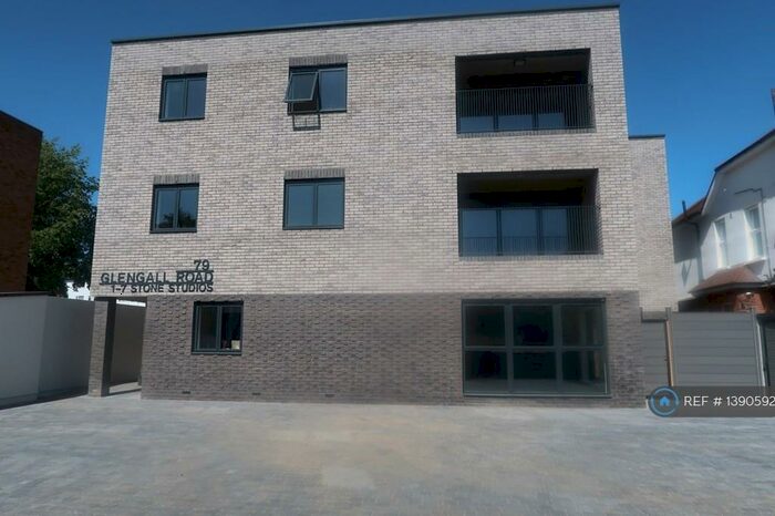 2 Bedroom Flat To Rent In Glengall Road, London, IG8