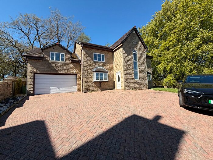 6 Bedroom Detached House To Rent In Lowercroft Road, Bury, BL8