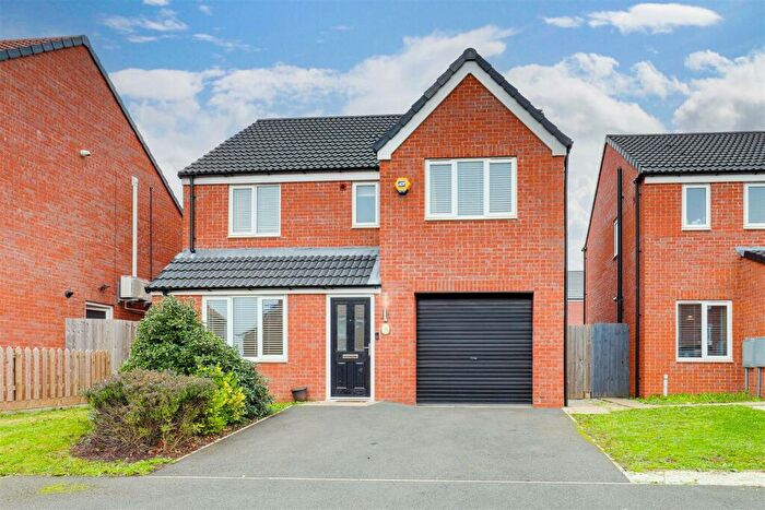 4 Bedroom Detached House To Rent In Magee Close, Hucknall, Nottingham, NG15