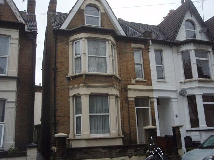 Studio To Rent In Old Southend Road, Southend-On-Sea, Essex, SS1