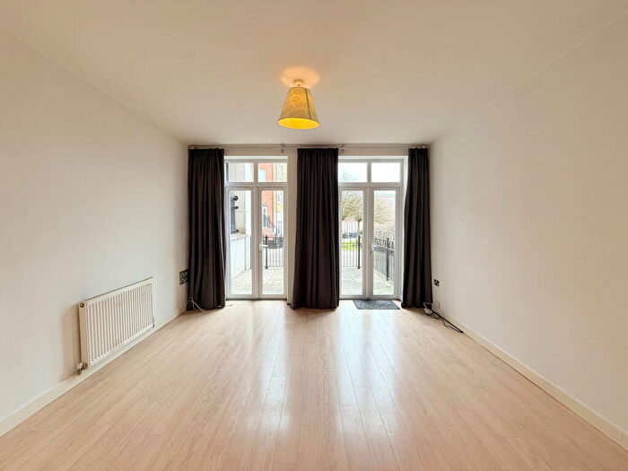 1 Bedroom Apartment For Sale In Willow Gardens, Gorcott Lane, Dickens Heath, B90