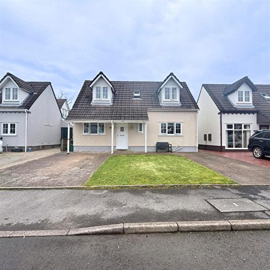 3 Bedroom Detached House For Sale In Llys Cynon, Hirwaun, Aberdare, CF44