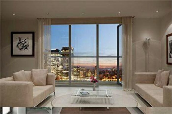 3 Bedroom Apartment To Rent In Streamlight Tower, Canary Wharf, London, E14