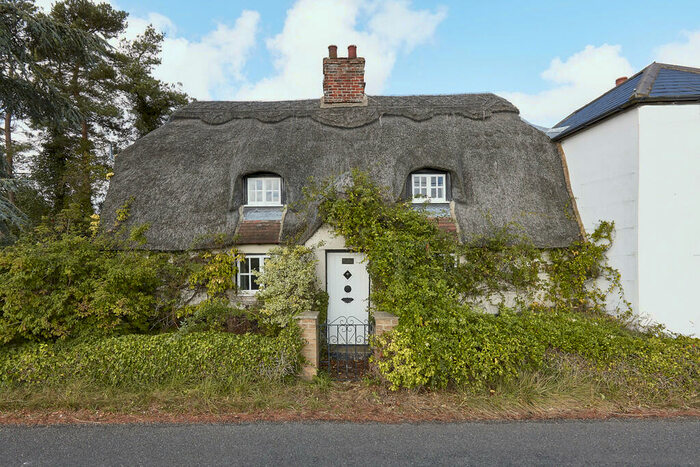2 Bedroom Cottage For Sale In Cowlinge, Newmarket, Suffolk, CB8