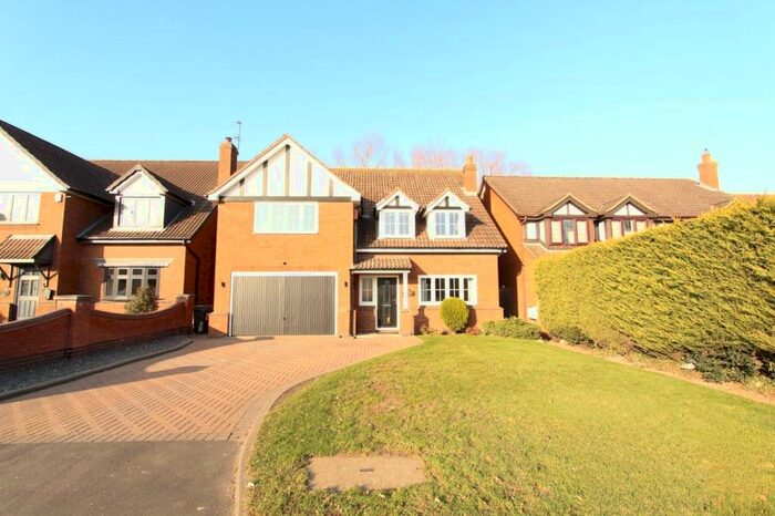 4 Bedroom Detached House For Sale In Birmingham Road, Sutton Coldfield, B76