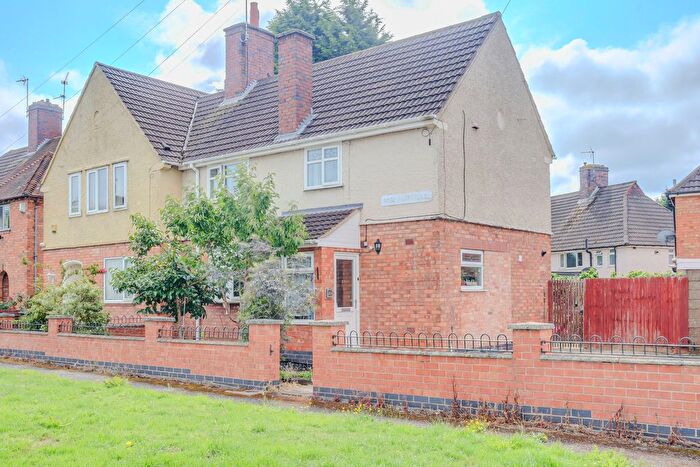 3 Bedroom Semi-Detached House For Sale In Rose Farm Close, Leicester, LE3